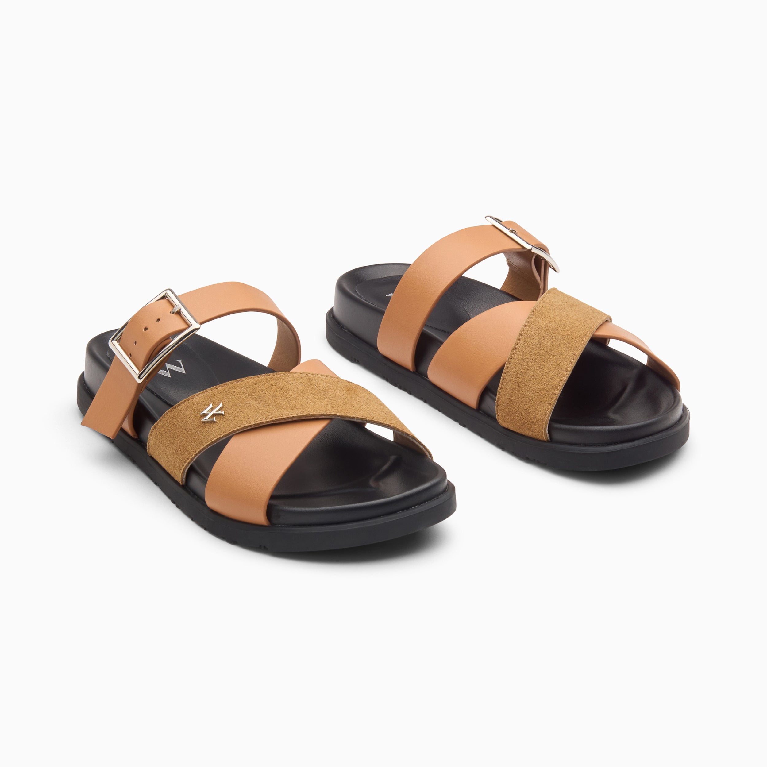 Mules plates Sandy camel à larges brides