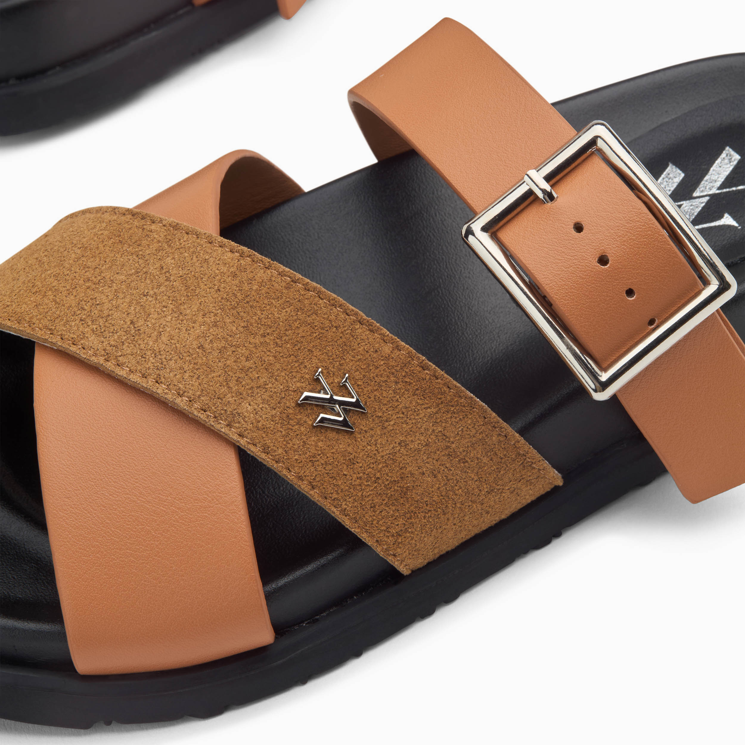 Mules plates Sandy camel à larges brides